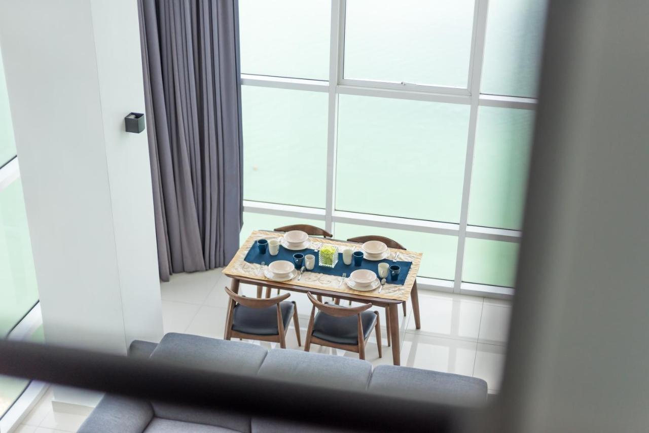 Maritime Penthouse Suite By The Sea ジョージタウン エクステリア 写真